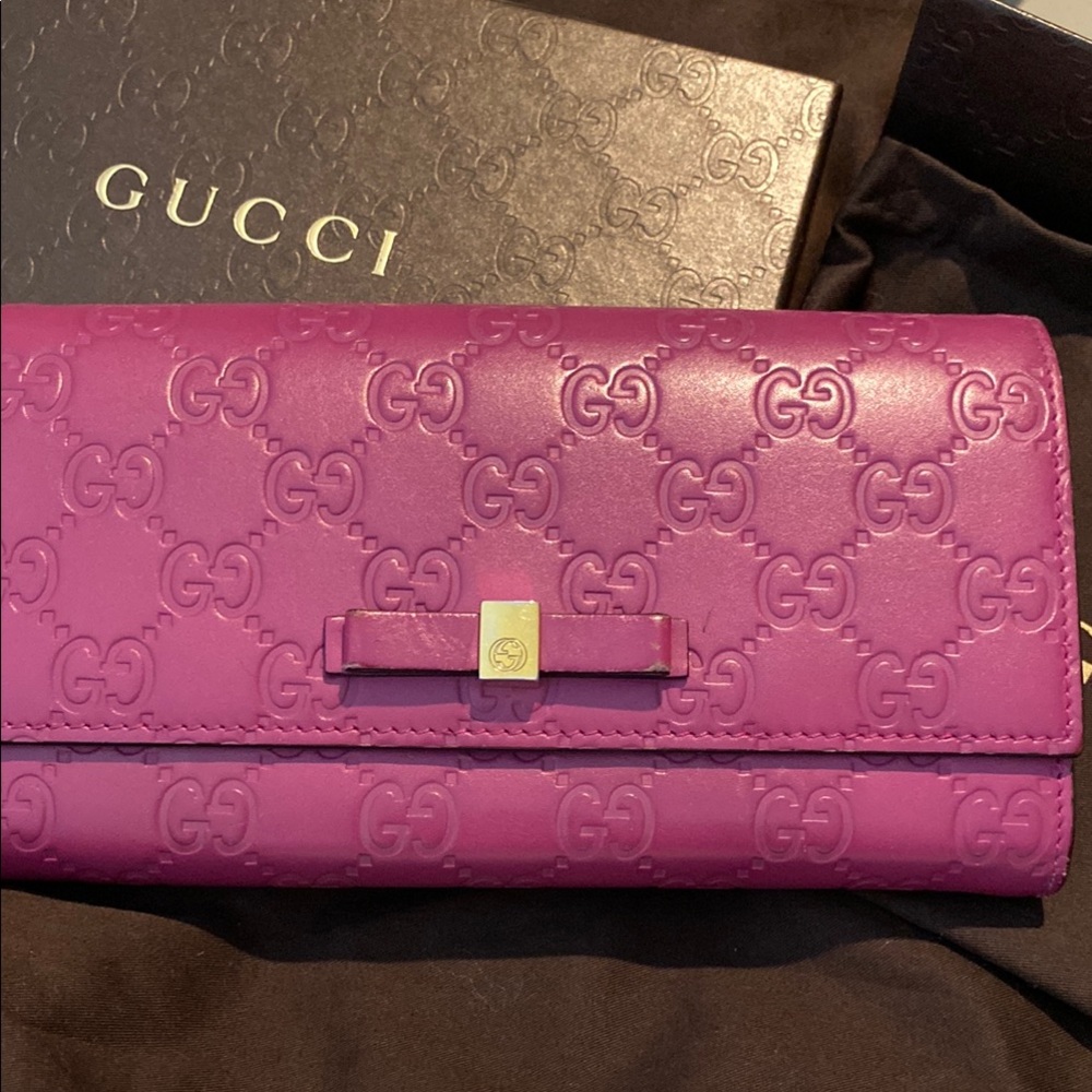 Gucci Pink Embossed Leather Wallet